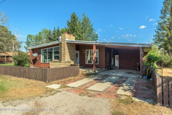 11 W BUFFALO ST, PINEDALE, WY 82941 - Image 1