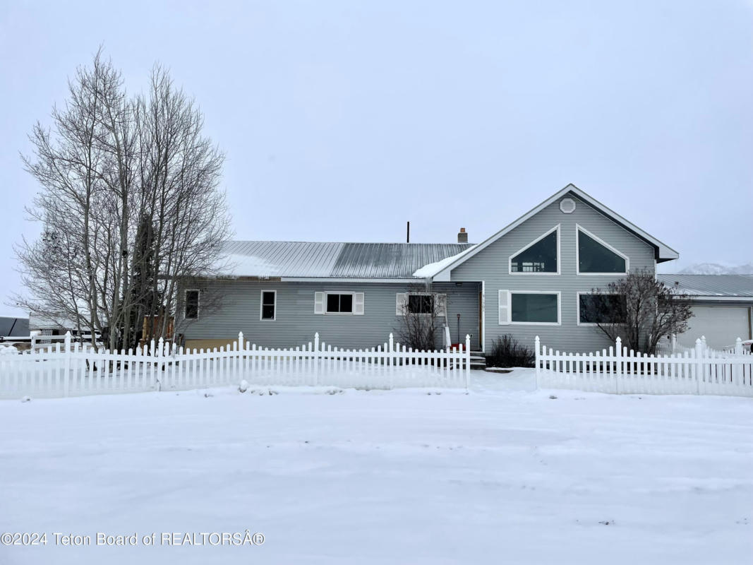 1701 COUNTY ROAD 122, THAYNE, WY 83127, photo 1 of 36